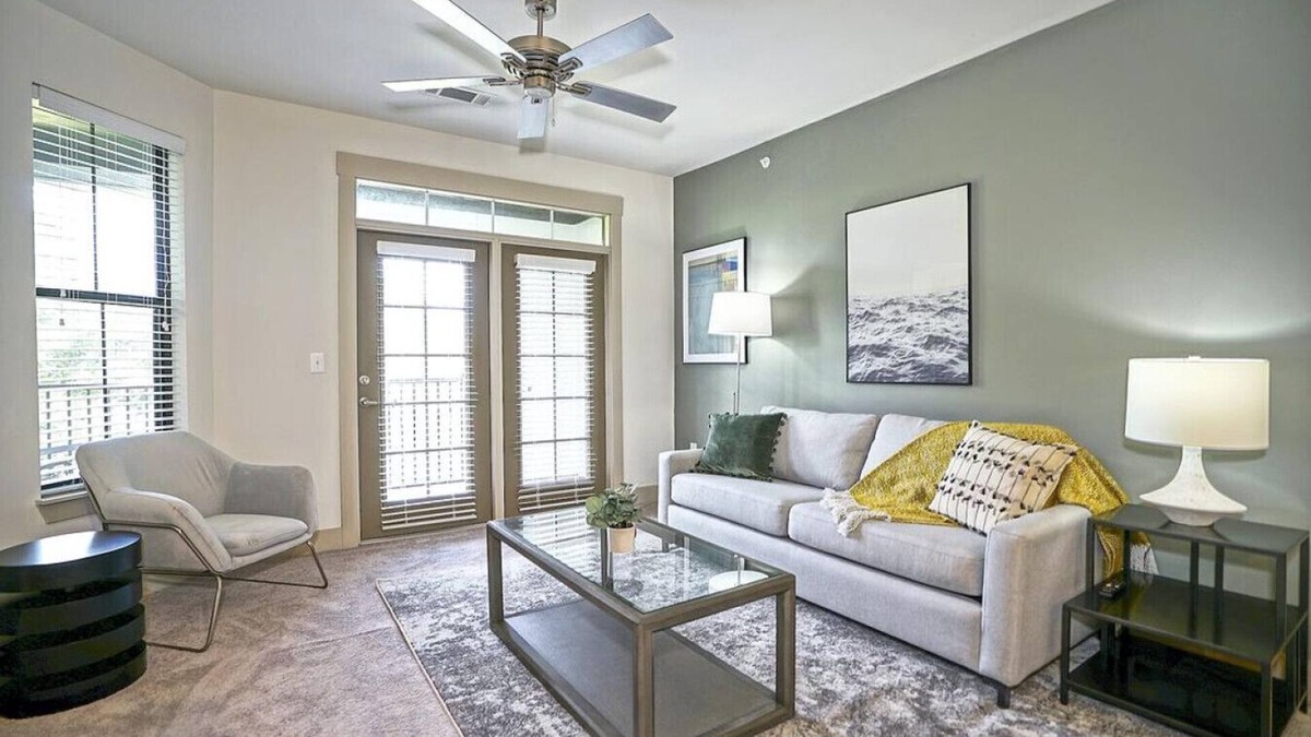 Crestline Heights Apartment | Landing at 4700 Colonnade - 1 Bedroom in Overton