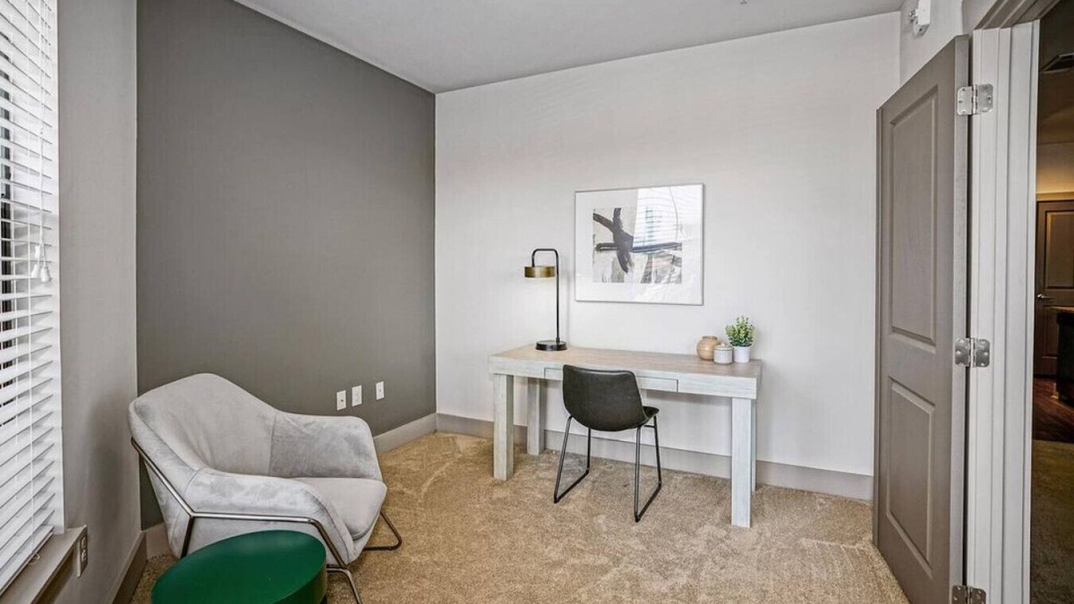 Crestline Heights Apartment | Landing at 4700 Colonnade - 1 Bedroom in Overton
