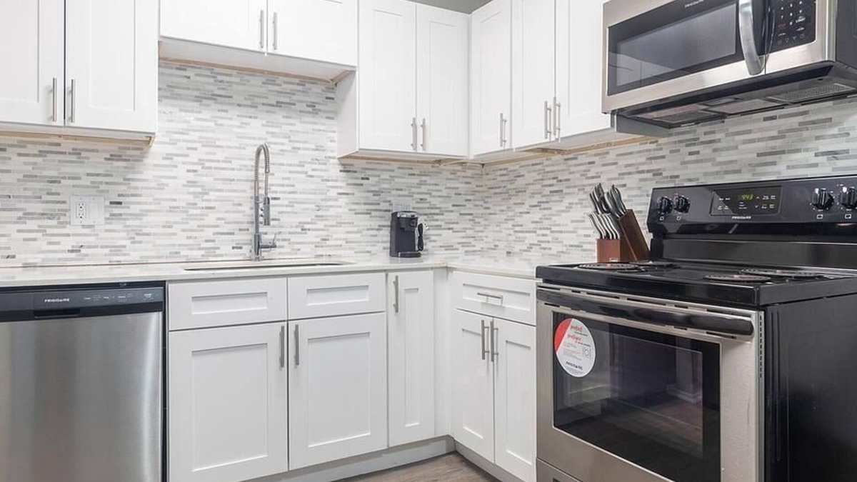 Ann Arbor Apartment | Landing at Arbor Haus - 1 Bedroom in Carpenter