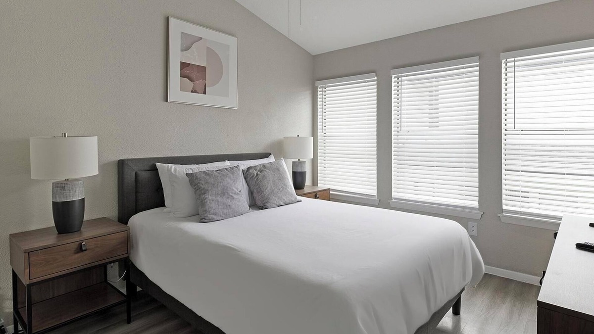 Fort Worth Apartment | Landing at Axis Waterfront - 2 Bedrooms in Sout.
