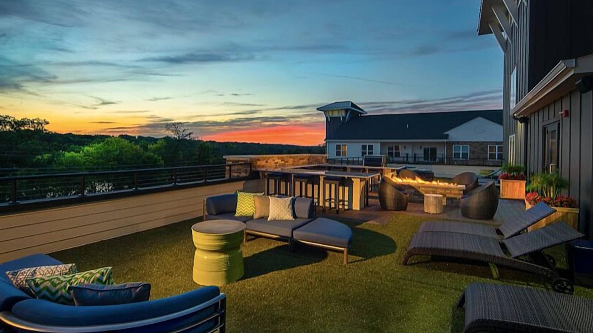 Northwest Columbus Apartment | Landing at Berkley House - 2 Bedrooms in Downtown Columbus