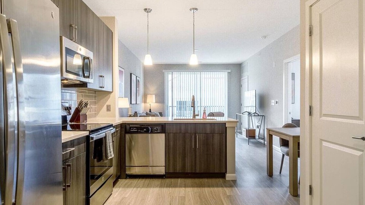 North Chesterfield Apartment | Landing at Boulders Lakeside - 1 Bedroom in Downtown North Chesterfield