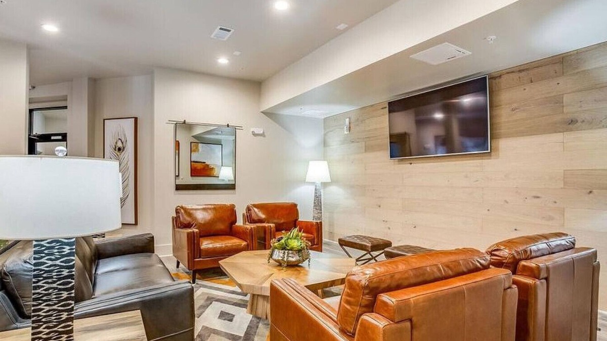 Briargate Apartment | Landing at Crowne at Briargate - 1 Bedroom in Briargate