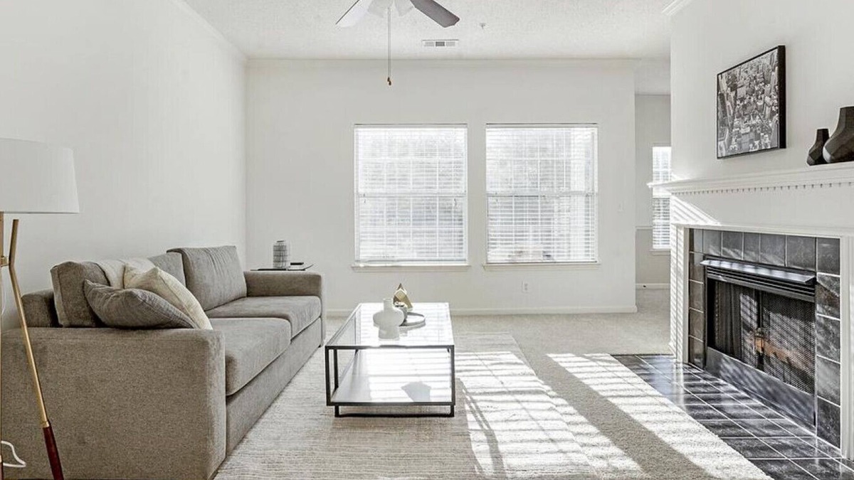 Jamestown Apartment | Landing at Crowne at James Landing Apartments - 1 Bedroom in Downtown High Point