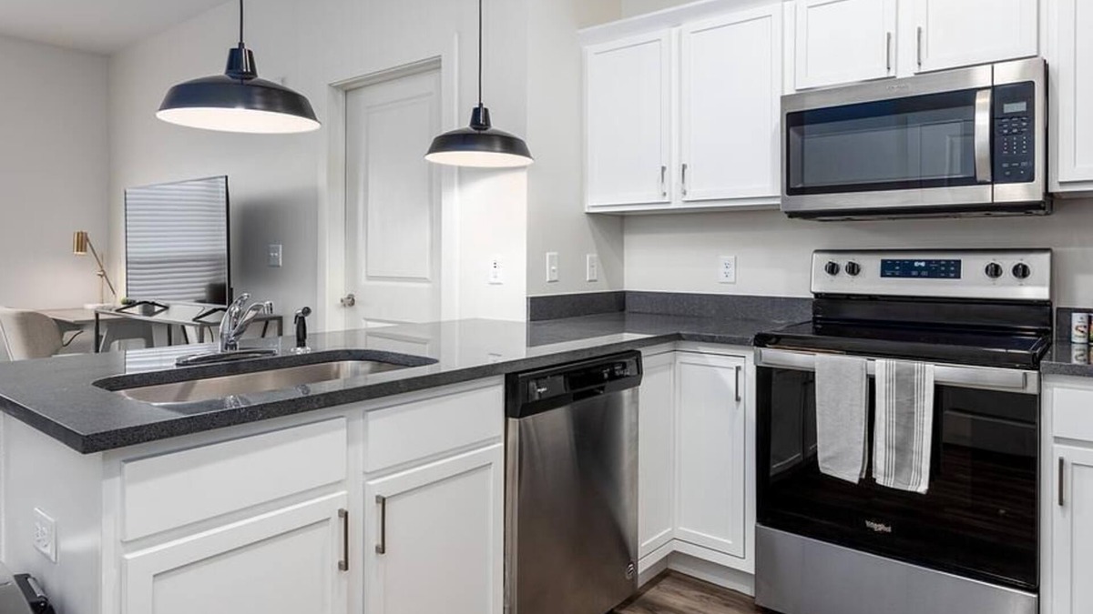 Columbus Apartment | Landing at Gateway Lofts - 1 Bedroom in West Scioto