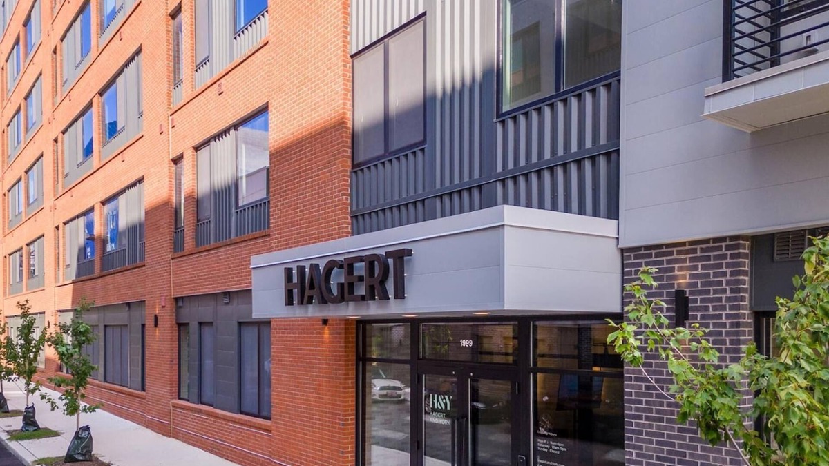 Kensington Apartment | Landing at Hagert and York - Studio in East Ken.