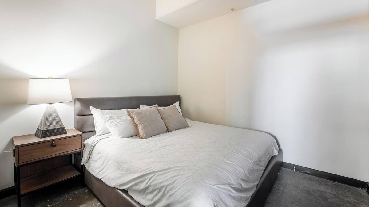 North Chesterfield Apartment | Landing at Hopper Lofts - 1 Bedroom in Manchester