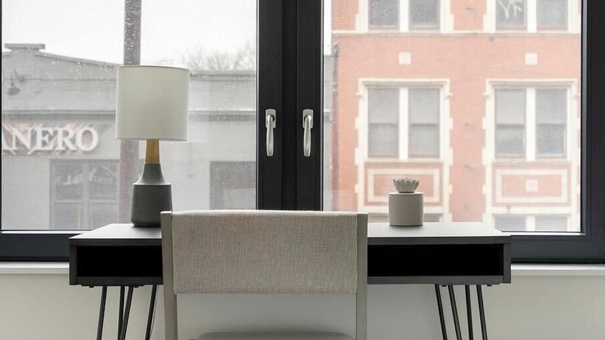 Logan Square Apartment | Landing at Logan Apartments - Studio in Logan Square