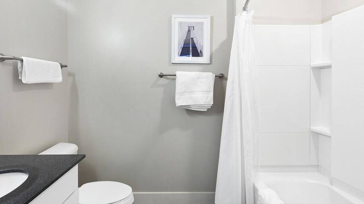Toledo Apartment | Landing at Marina Lofts - 1 Bedroom in East Toledo