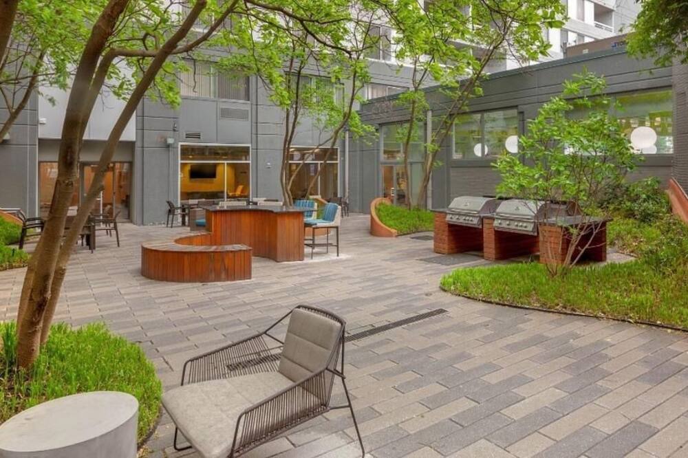 Logan Square Apartment | Landing at One Franklin Town - 1 Bedroom in Center City