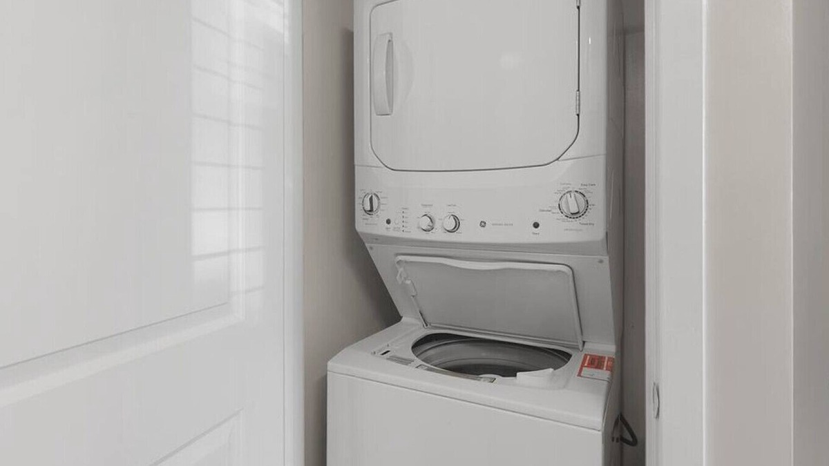 Norfolk - Virginia Beach Apartment | Landing at Park 216 Apartments - 1 Bedroom in Downtown Suffolk