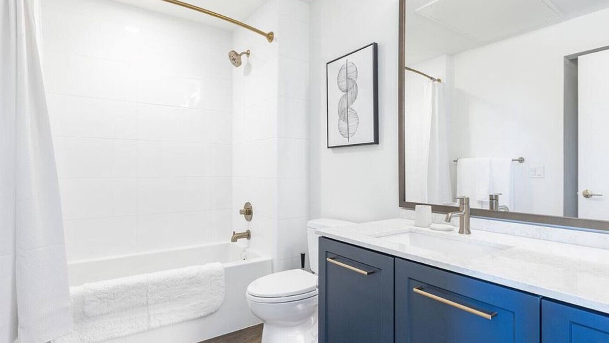 Uptown Apartment | Landing at Raleigh Slabtown - 1 Bedroom in Northwest Portland