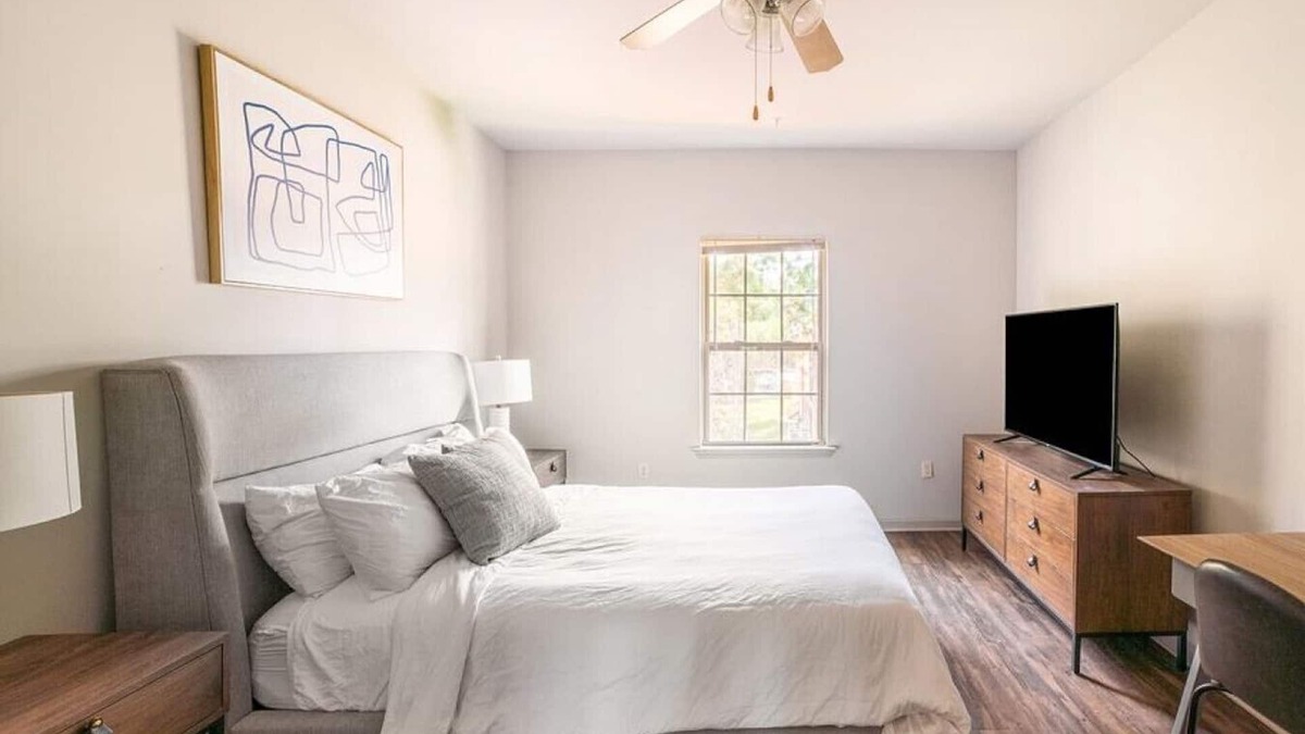 Covington Apartment | Landing at Reagan Crossing - 1 Bedroom in Downtown Covington