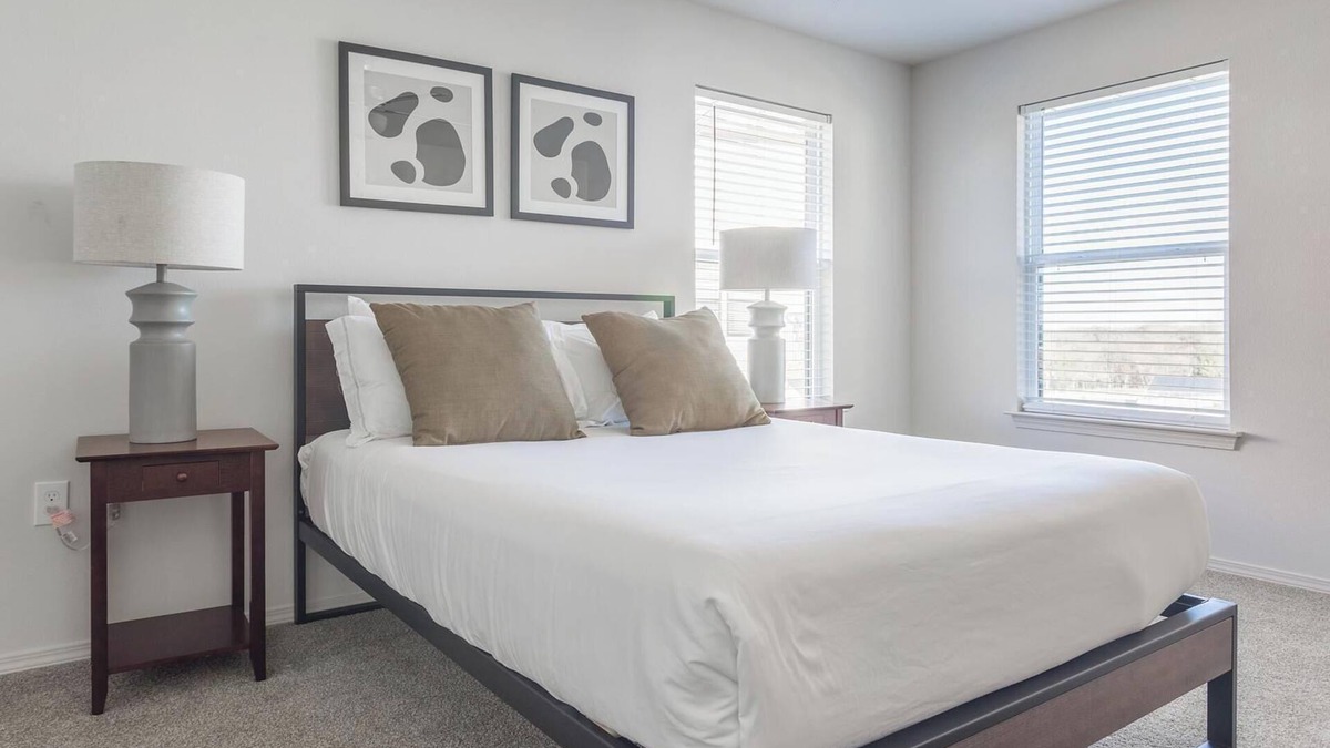 Broken Arrow Apartment | Landing at Redbud Ranch - 1 Bedroom in Broken A.