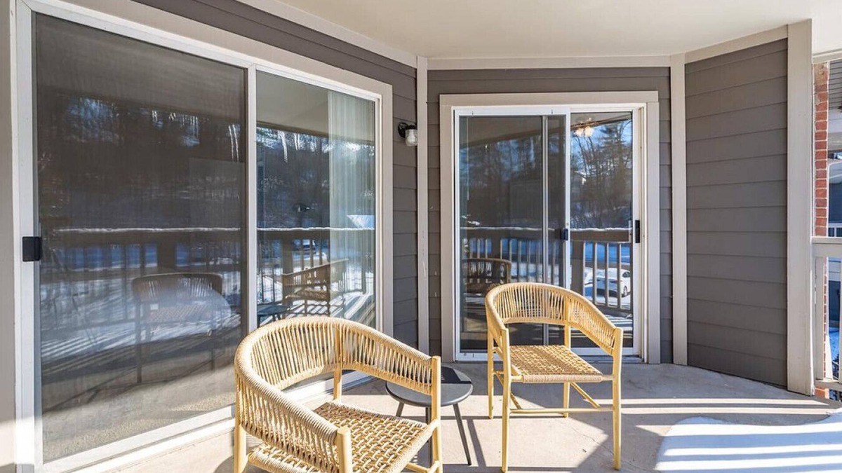 Ballwin Apartment | Landing at Reflection Cove Apartments - 1 Bedroom in Town And Country