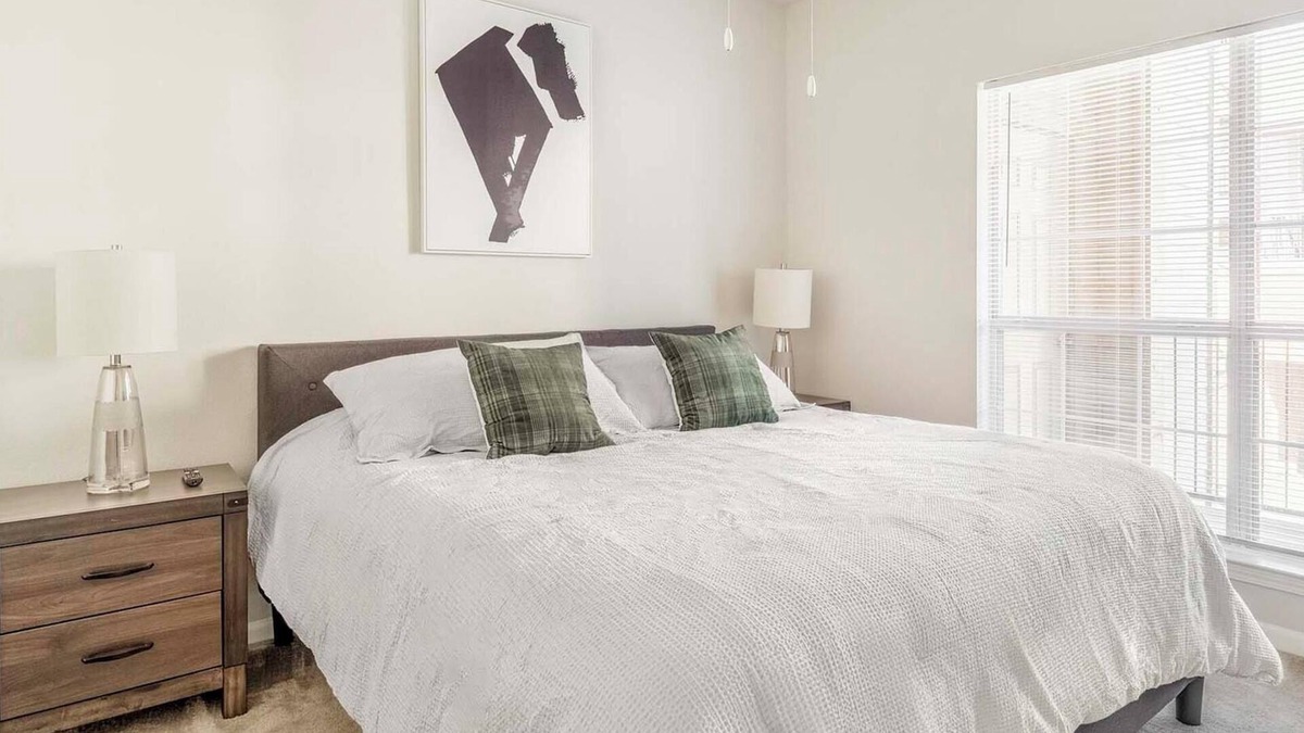 Southbelt/Ellington Apartment | Landing at Settlers Ranch - 2 Bedrooms in South.