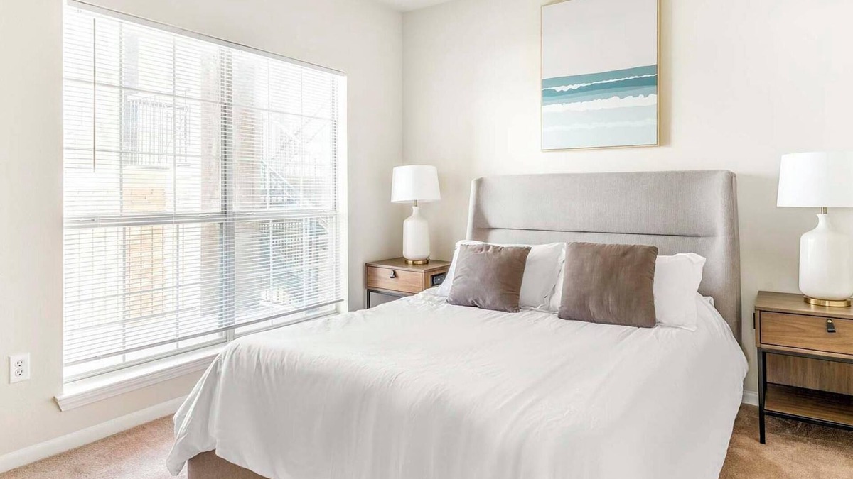 Southbelt/Ellington Apartment | Landing at Settlers Ranch - 2 Bedrooms in South.