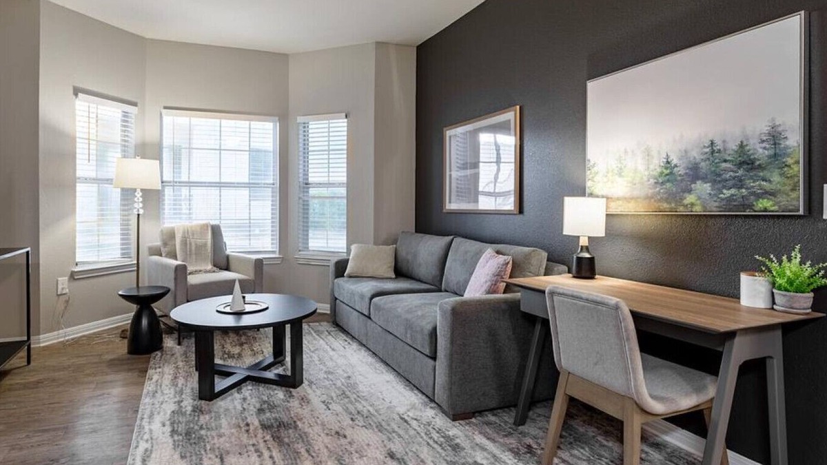 Sweetbriar Apartment | Landing at SOCO Apartments - 2 Bedrooms in South Austin