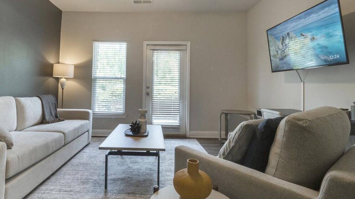 Johns Island Apartment | Landing at The Apartments at Shade Tree - 2 Bedrooms in Downtown Charleston