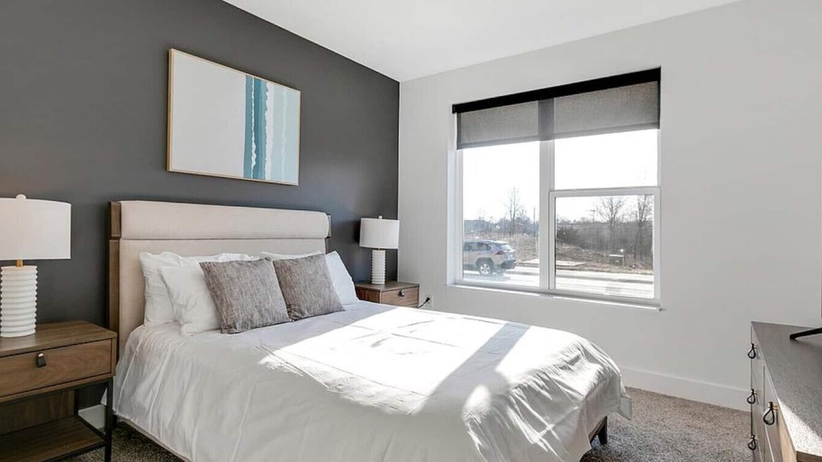 Blue Ash Apartment | Landing at The Approach at Summit Park - 3 Bedrooms in Downtown Blue Ash