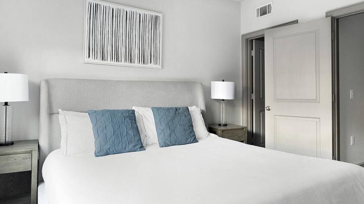 Northeast Carrollton Apartment | Landing at The Avenues at Carrollton - 2 Bedrooms in Northeast Carrollton