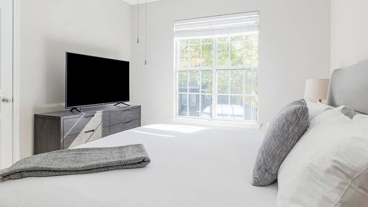 Duluth Apartment | Landing at The Berkeley - 2 Bedrooms in Downtown Duluth
