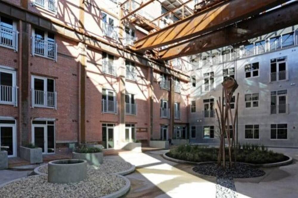 Southeast Omaha Apartment | Landing at The Breakers - 1 Bedroom in Downtown