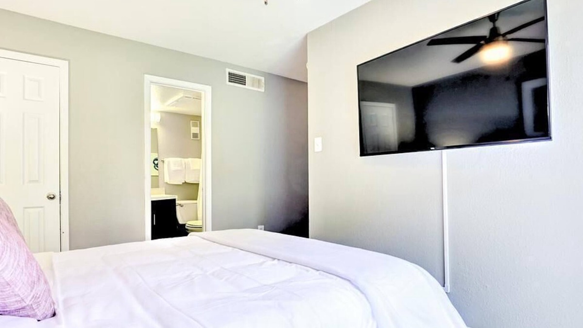 Briarforest Apartment | Landing at The Edison Apartments - 1 Bedroom in Briar Forest