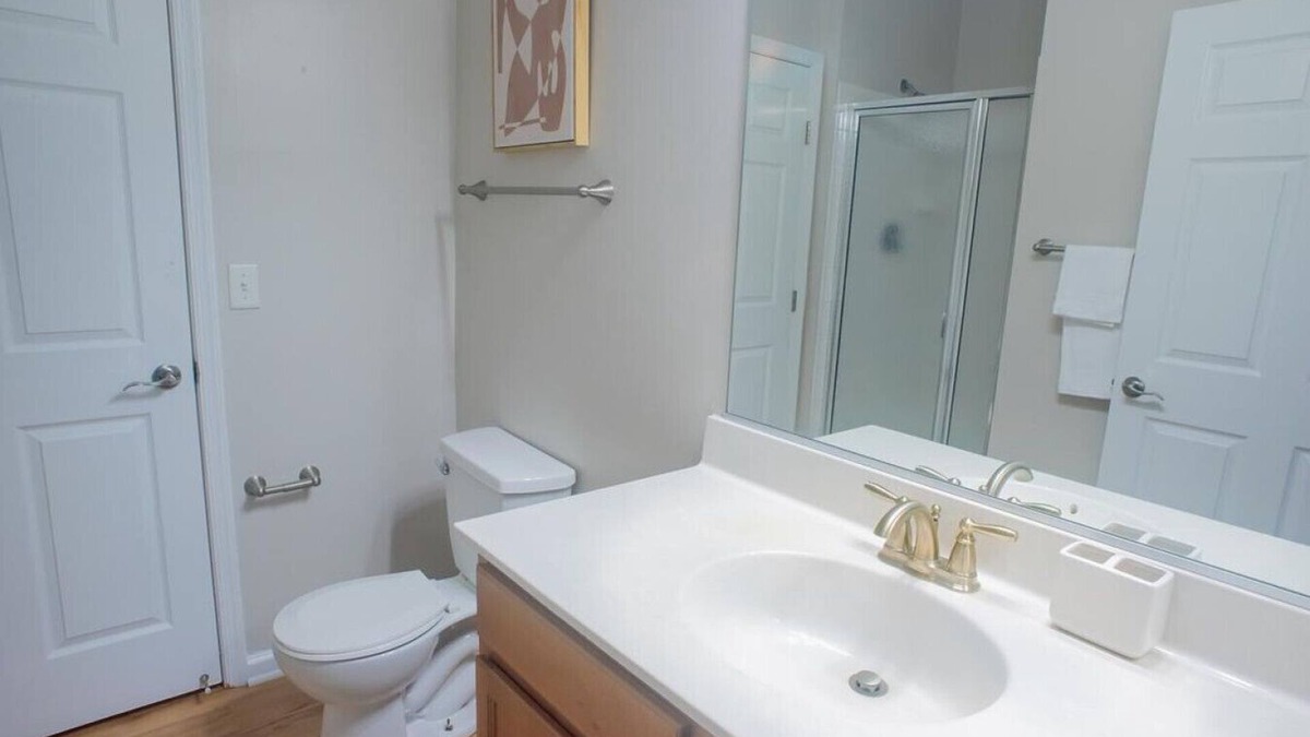 Ellicott City Apartment | Landing at The Elms at Montjoy - 2 Bedrooms in Downtown Ellicott City