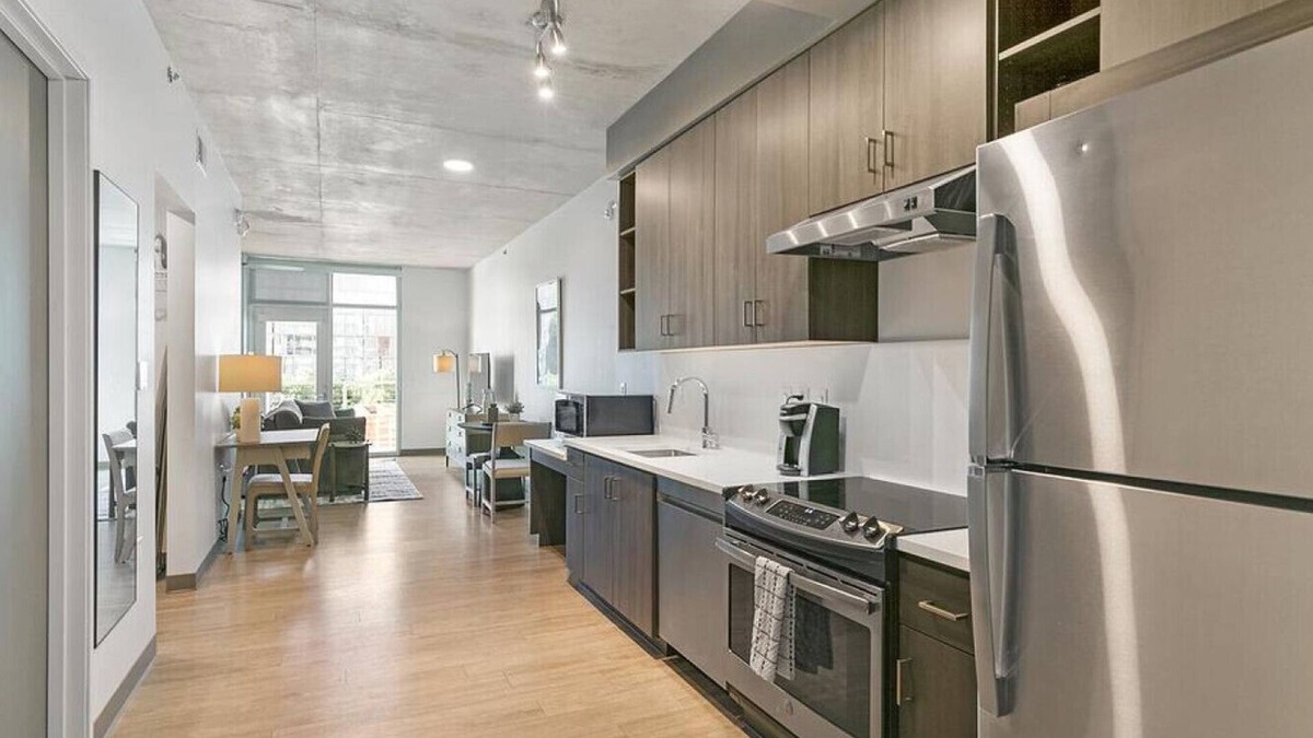 Iron Horse Historic District Apartment | Landing at The Gallery on 5th - Studio in Armory Park