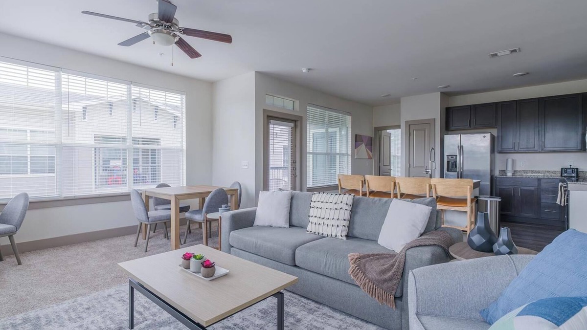 Spring Apartment | Landing at The Grayson - 2 Bedrooms in Cypressdale
