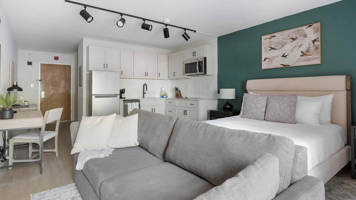 Northeast Raleigh Apartment | Landing at The Harrison - Studio in Northeast R.