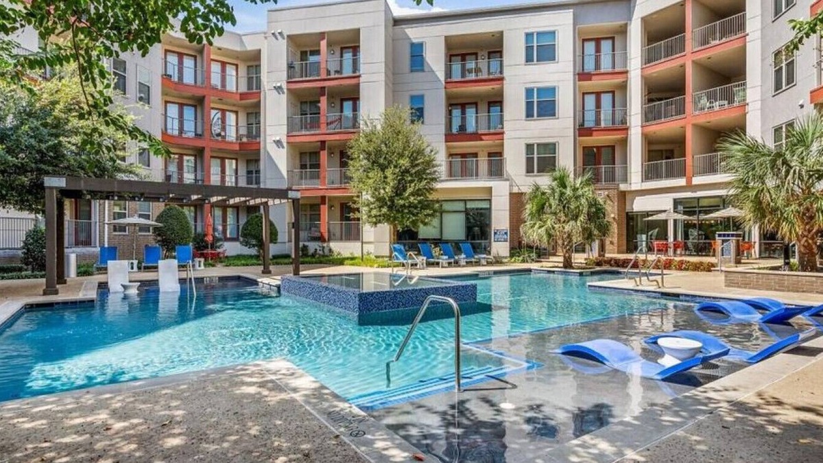 Vickery Meadow Apartment | Landing at The Mark at Midtown - 1 Bedroom in Northwest Dallas