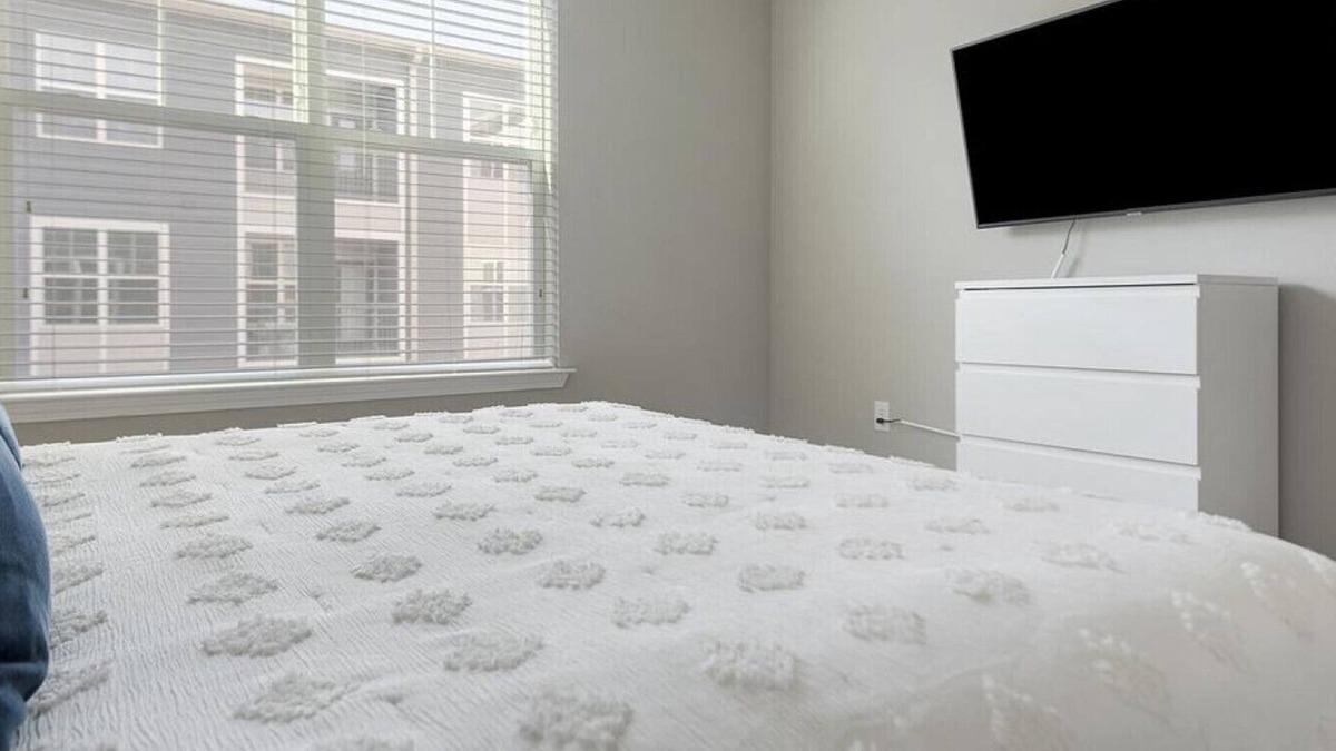 Chesterfield Apartment | Landing at The Parq at Chesterfield - 1 Bedroom in Chesterfield