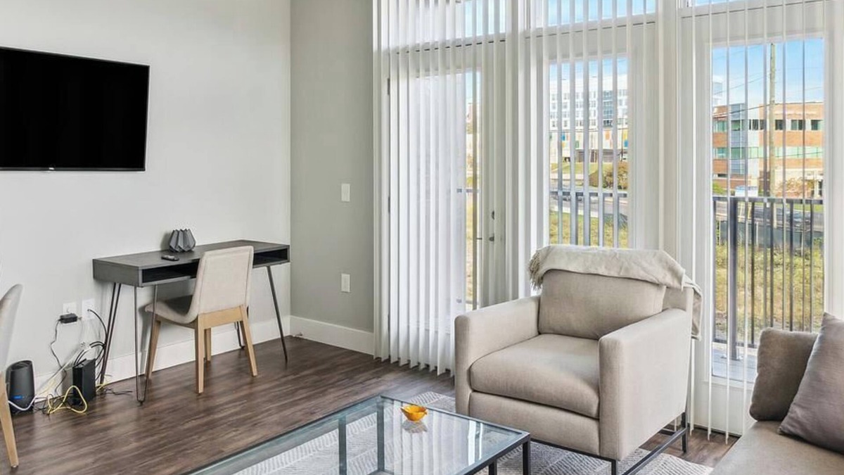 Roselawn Finance Apartment | Landing at The Red Apartments - 2 Bedrooms in Madisonville
