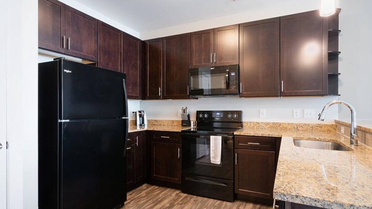 Roselawn Finance Apartment | Landing at The Red Apartments - 1 Bedroom in Madisonville
