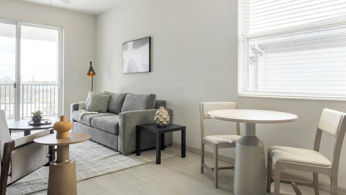 Eastwood Village Apartment | Landing at The Vistas at Eastwood - 1 Bedroom i.