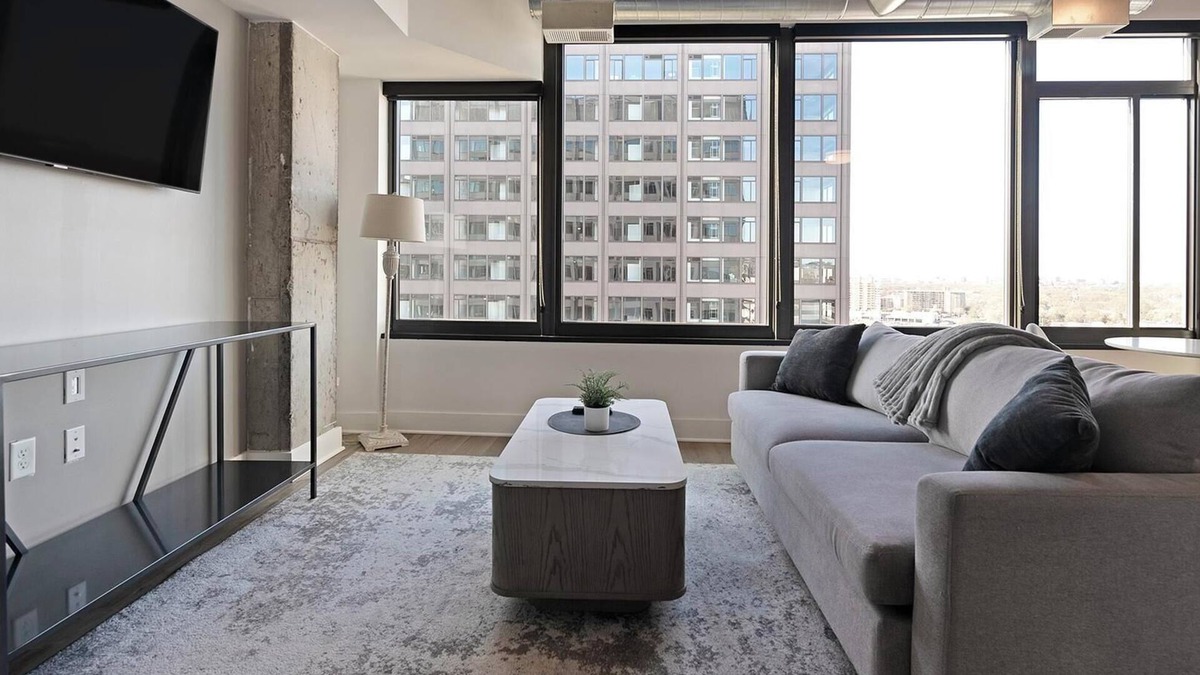 Baileys Crossroads Apartment | Landing at Three Collective - 1 Bedroom in Fall.