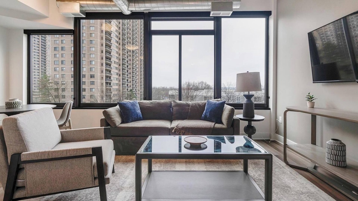 Baileys Crossroads Apartment | Landing at Three Collective - 1 Bedroom in Fall.
