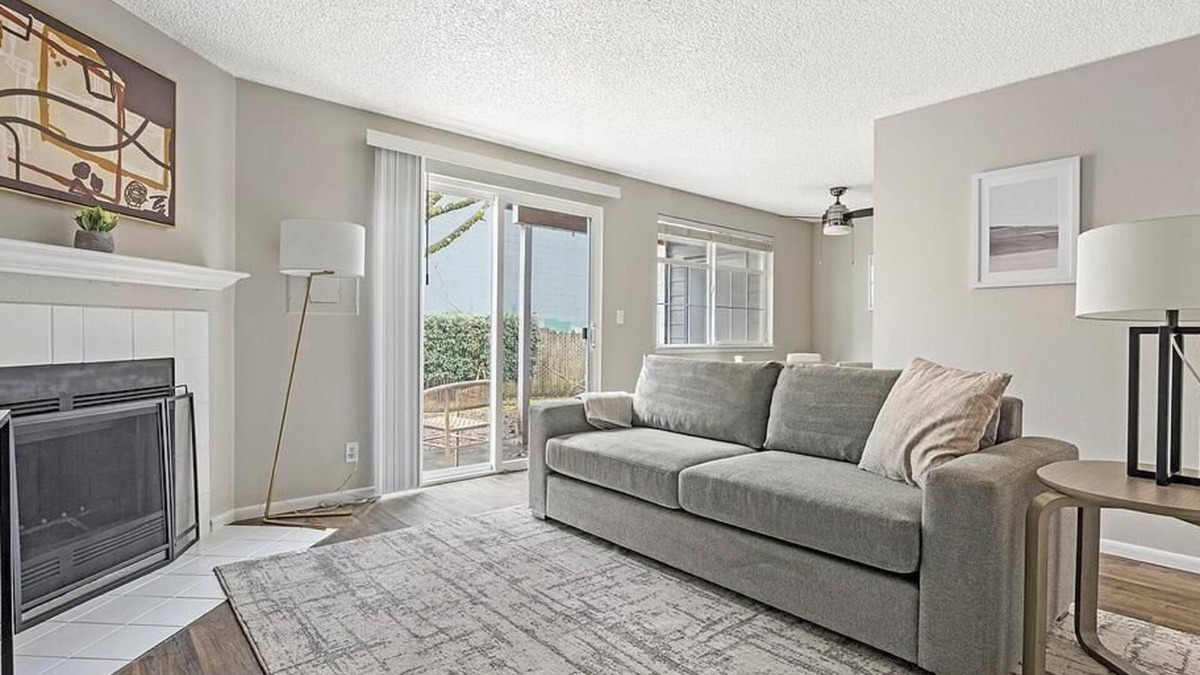 Vancouver Apartment | Landing at Treeline604 - 1 Bedroom in Downtown Vancouver