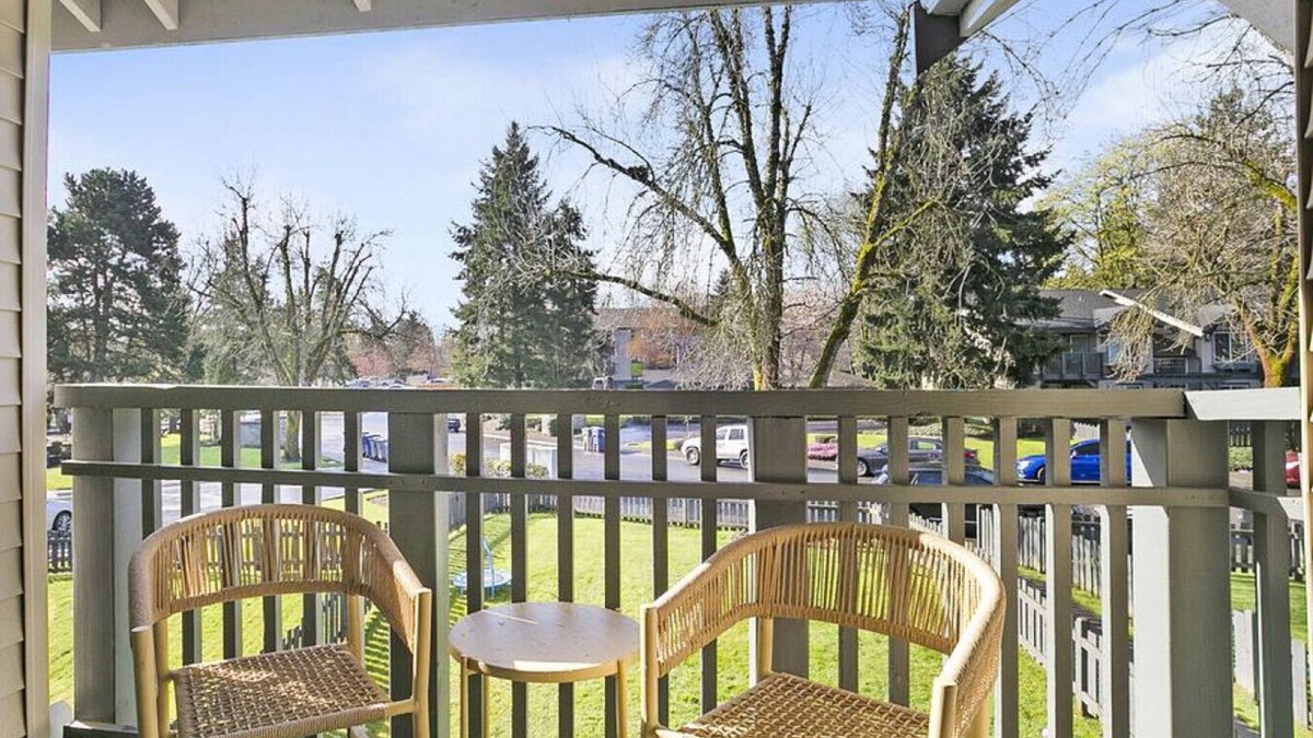Federal Way Apartment | Landing at Trellis - 2 Bedrooms in Downtown Federal Way