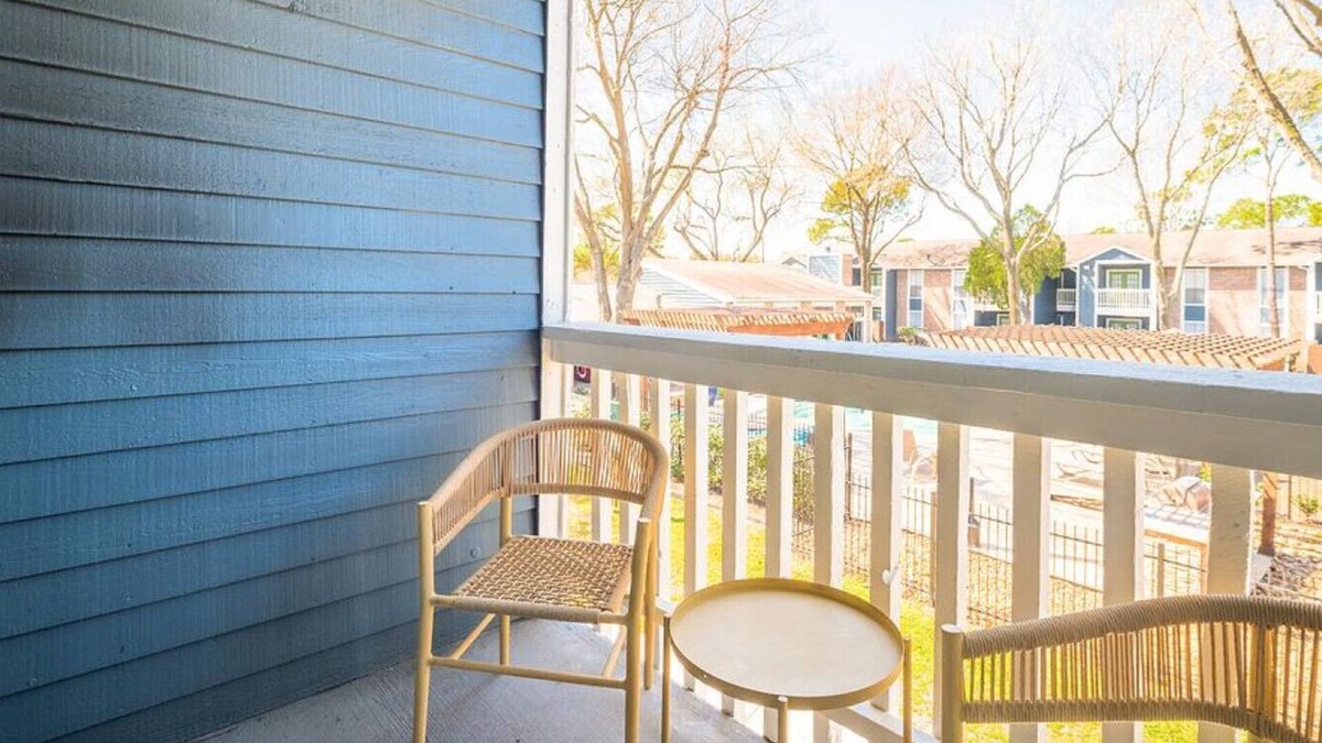 Cypress Apartment | Landing at Vantage Point - 1 Bedroom in Downtown Cypress