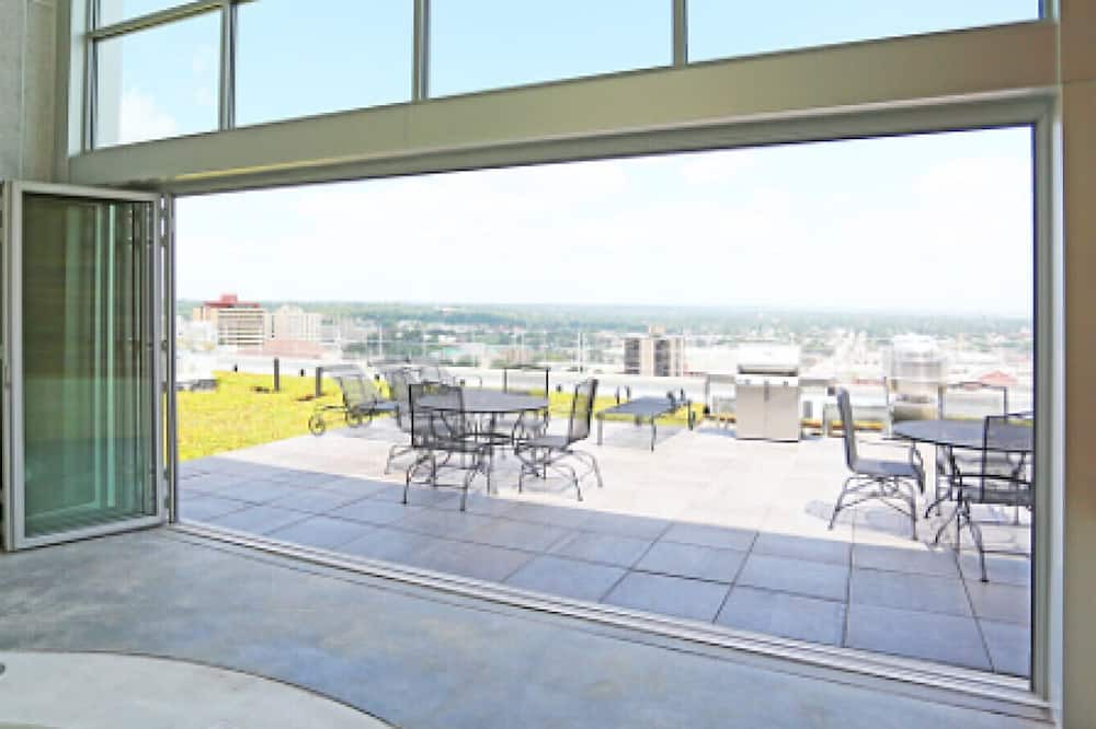 Downtown Omaha Apartment | Landing at Wire - 1 Bedroom in Downtown