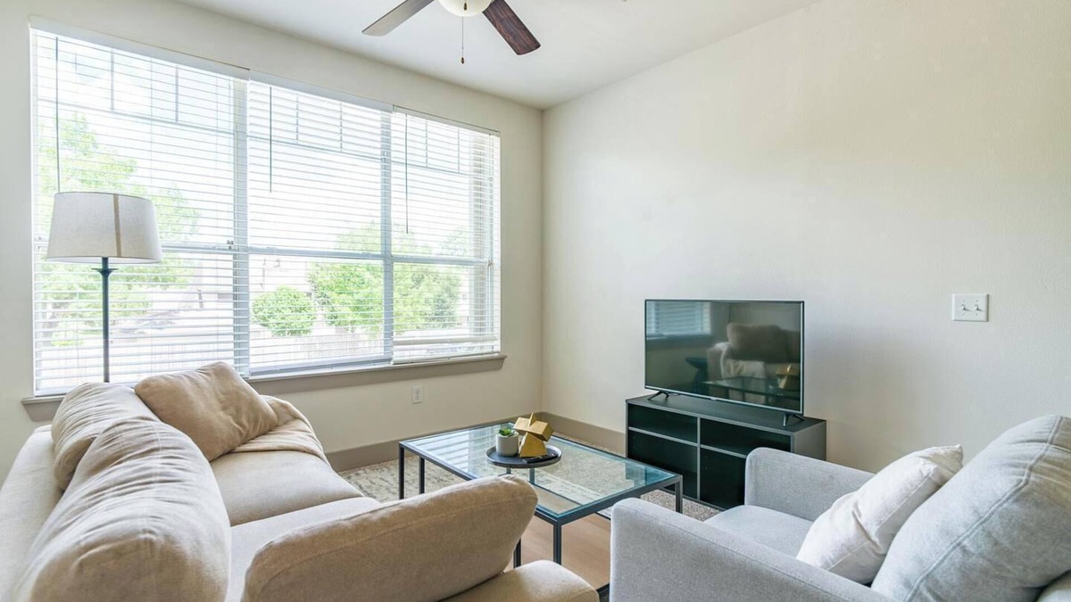 Spring Apartment | Landing | Beautiful 1BD, Pool, Courtyard