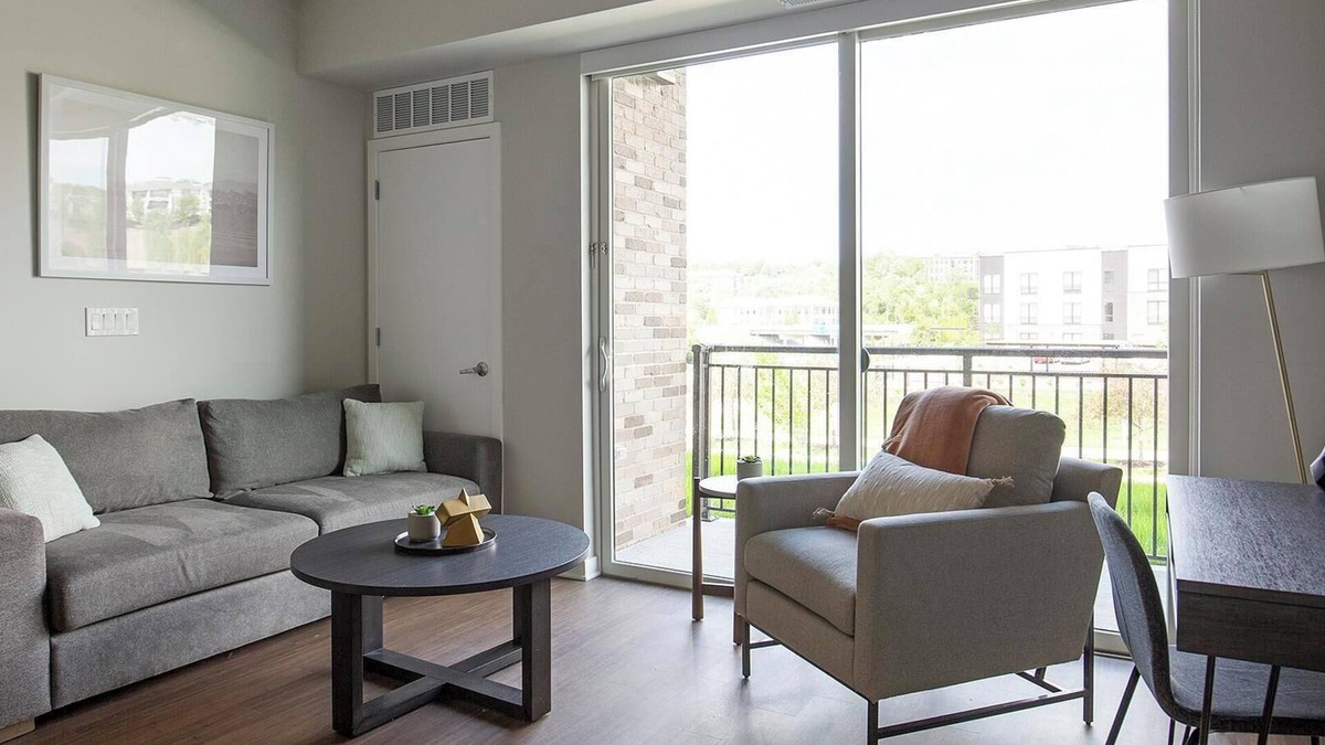 North Kansas City Apartment | Landing | Beautiful 2BD, Courtyard, Pool