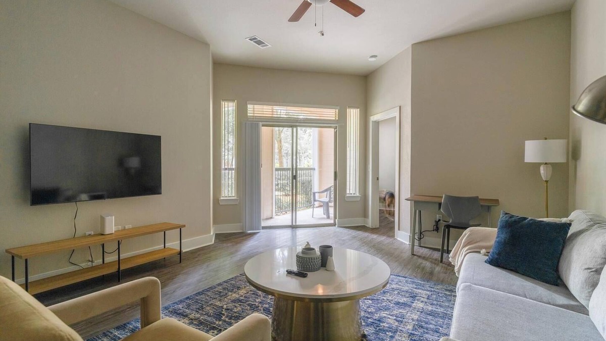 Nassau Bay Apartment | Landing | Beautiful 2BD, Gym, Pool