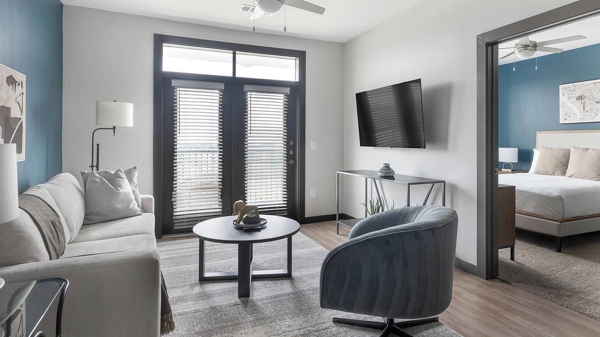 Buda Apartment | Landing | Beautiful 2BD in Brooks Crossing