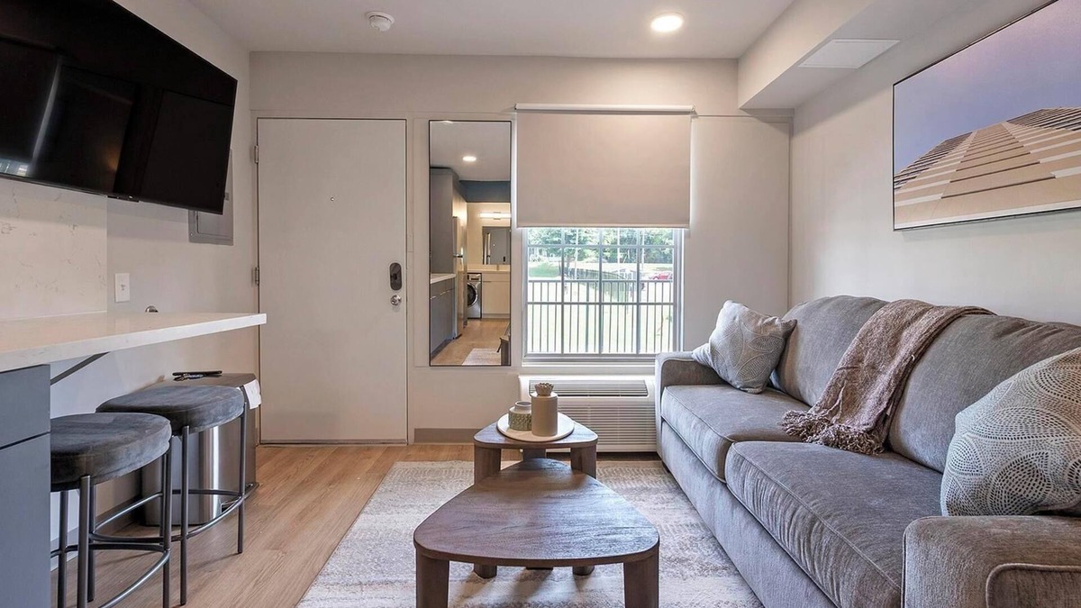 Hermitage Apartment | Landing | Beautiful Studio in Downtown Hermitage