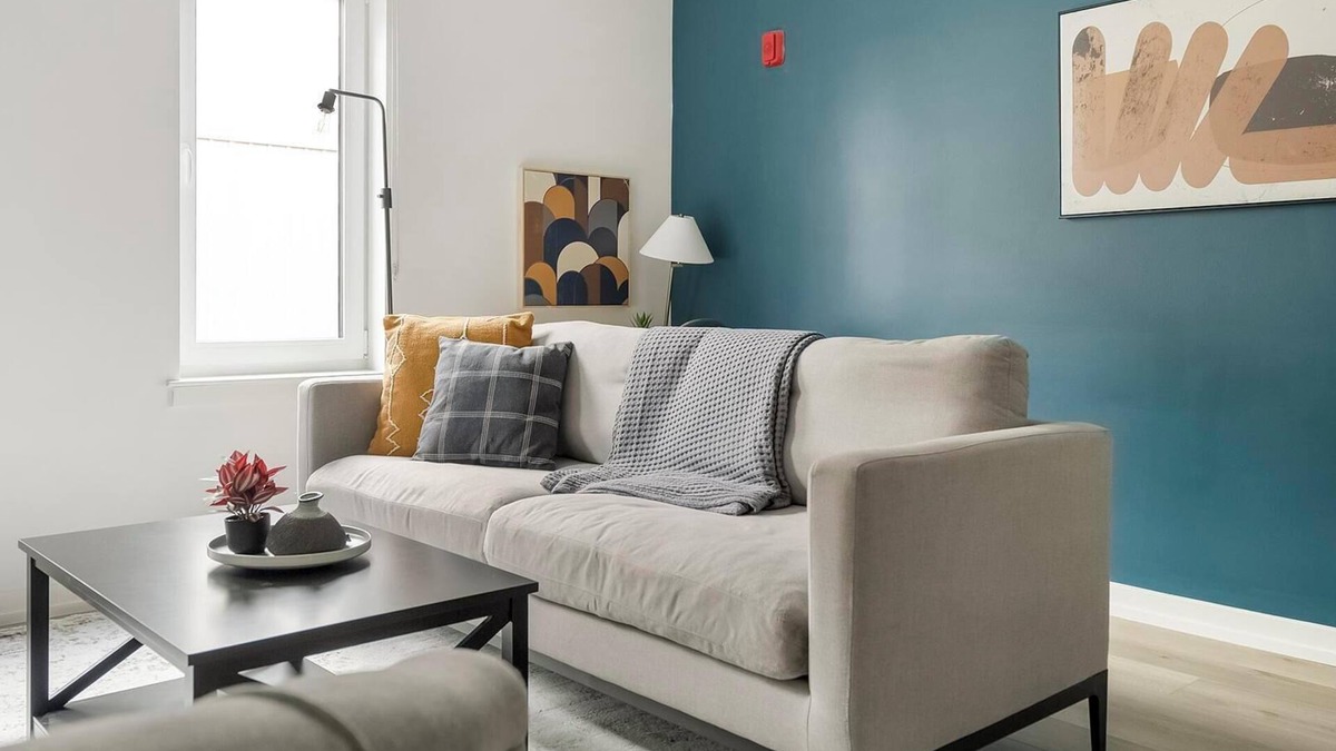 Norris Square Apartment | Landing | Beautiful 1BD, Gym