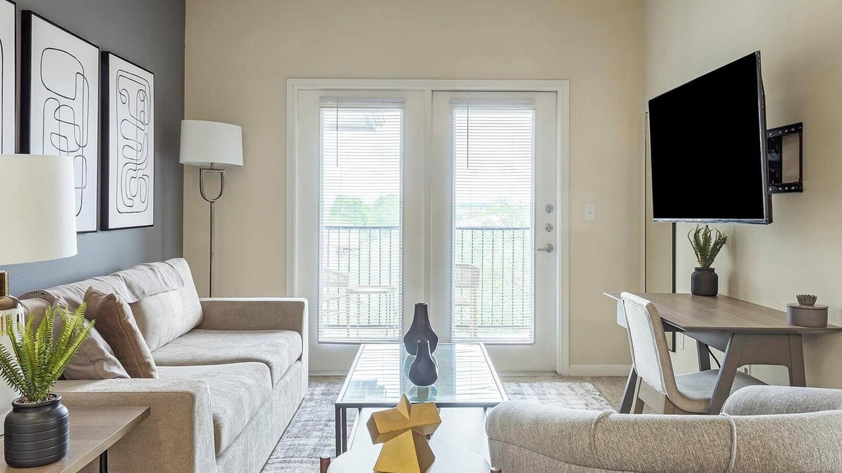 Sweetbriar Apartment | Landing | Chic 1BD, Courtyard, Pool